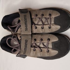 Shimano Size Cycling Shoes Size 39. Mens Size 6, Womens Size 7.5